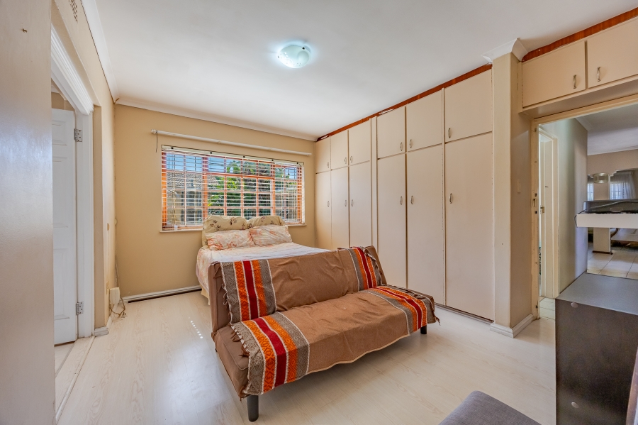 5 Bedroom Property for Sale in Bothasig Western Cape